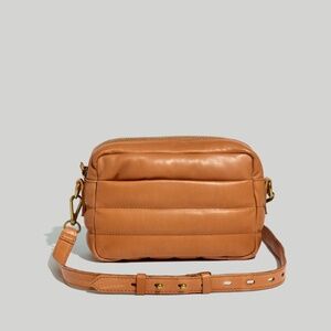Madewell Transport Camera Bag (Puff Edition) in Camel